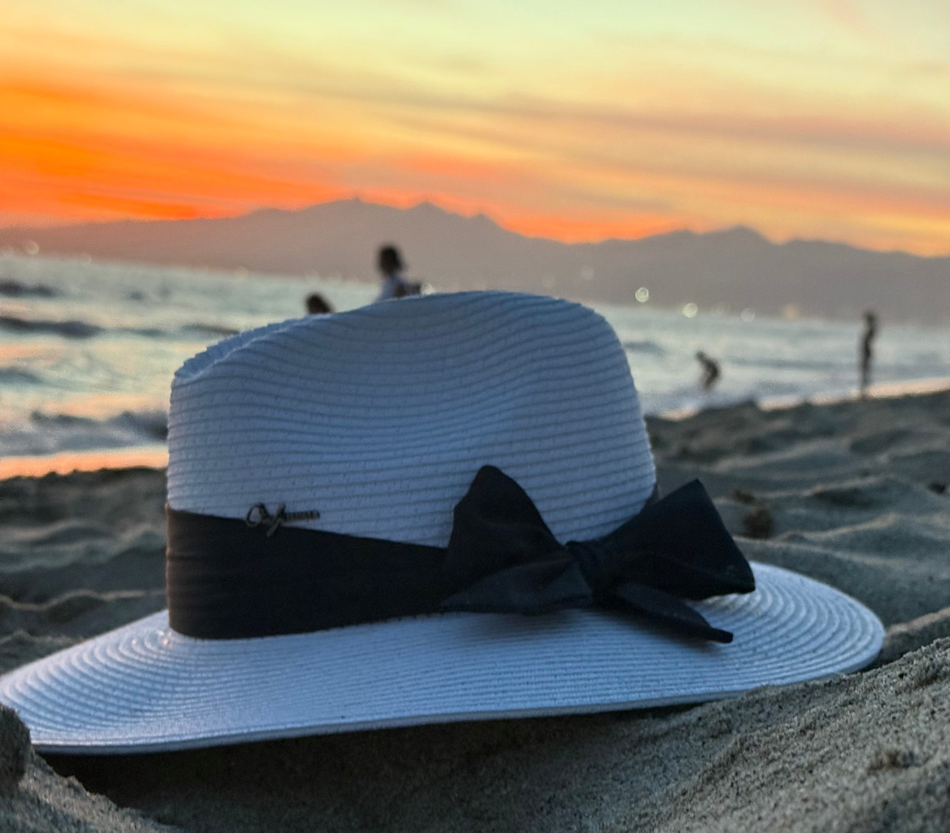 Summer Vibes con Somher: Sombreros que Definen tu Estilo Bajo el Sol