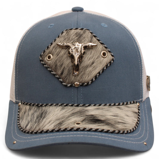 Gorra Vaquera Azul Cielo Herraje Cráneo de Toro
