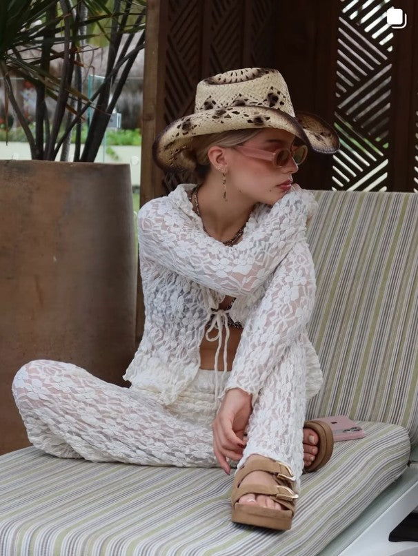 Cliente real con sombrero SOM HER