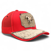 Gorra Vaquera Roja con Herraje Caballo Trotando