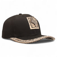 Gorra Vaquera Negra con Herraje de Gallo Plano Negro