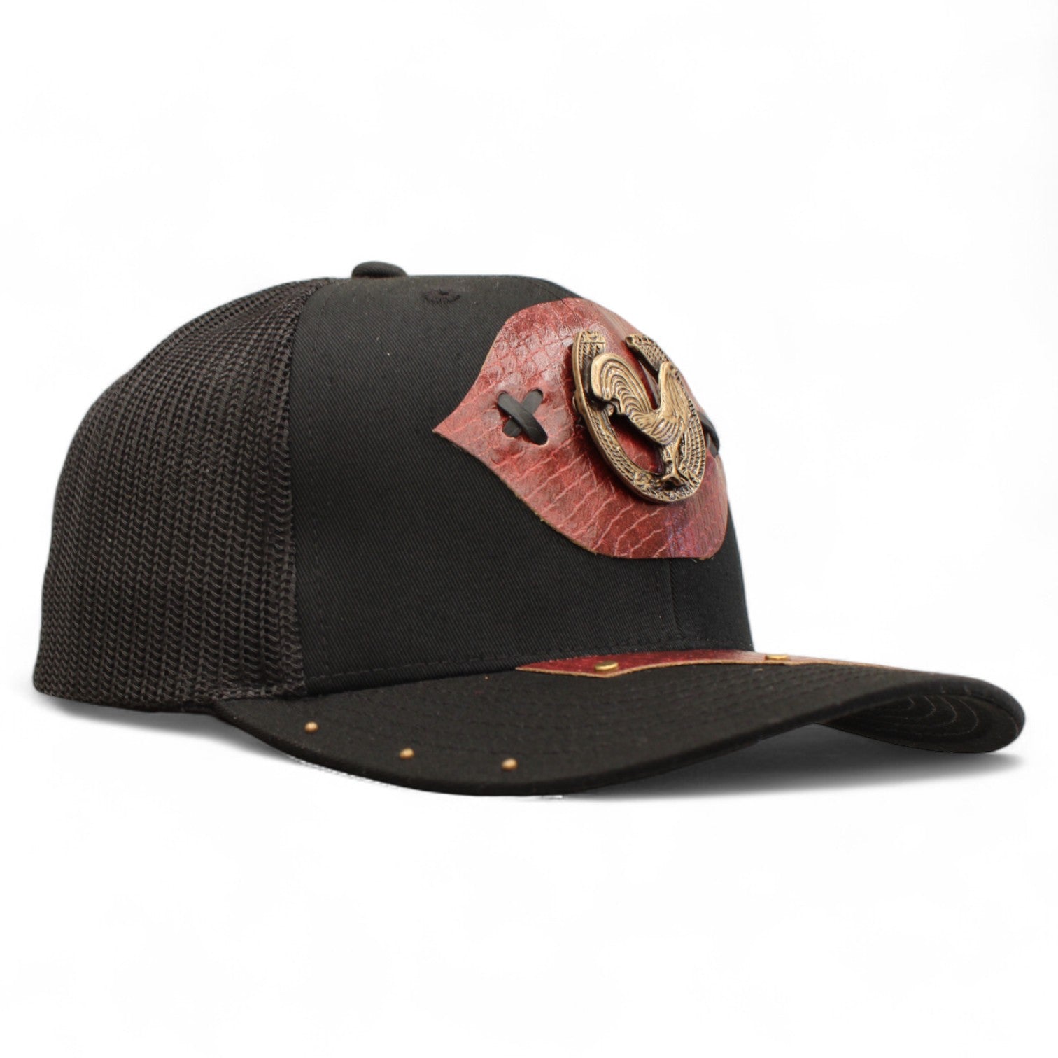 Gorra Vaquera Negra con Herraje de Herradura y Gallo