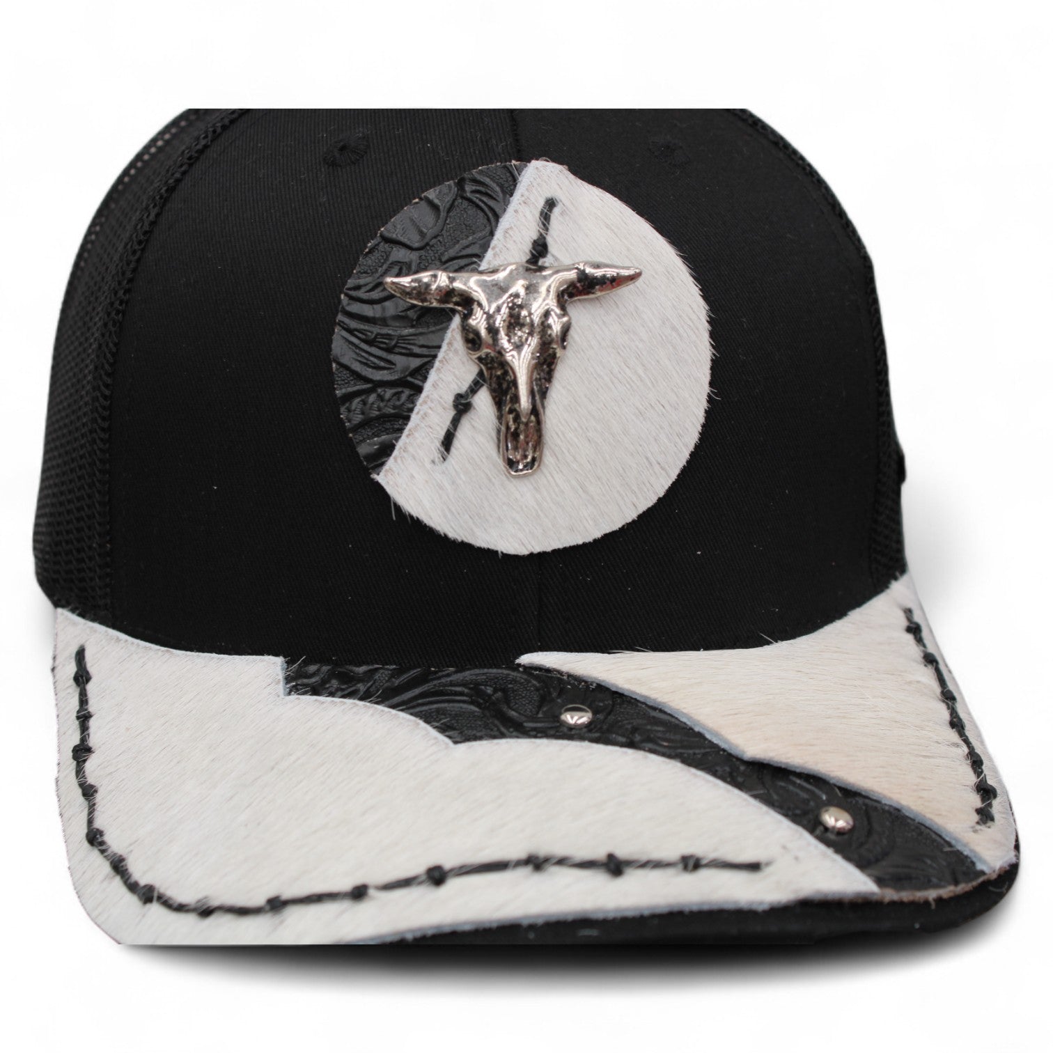Gorra Vaquera Negra con Herraje Cráneo de Toro